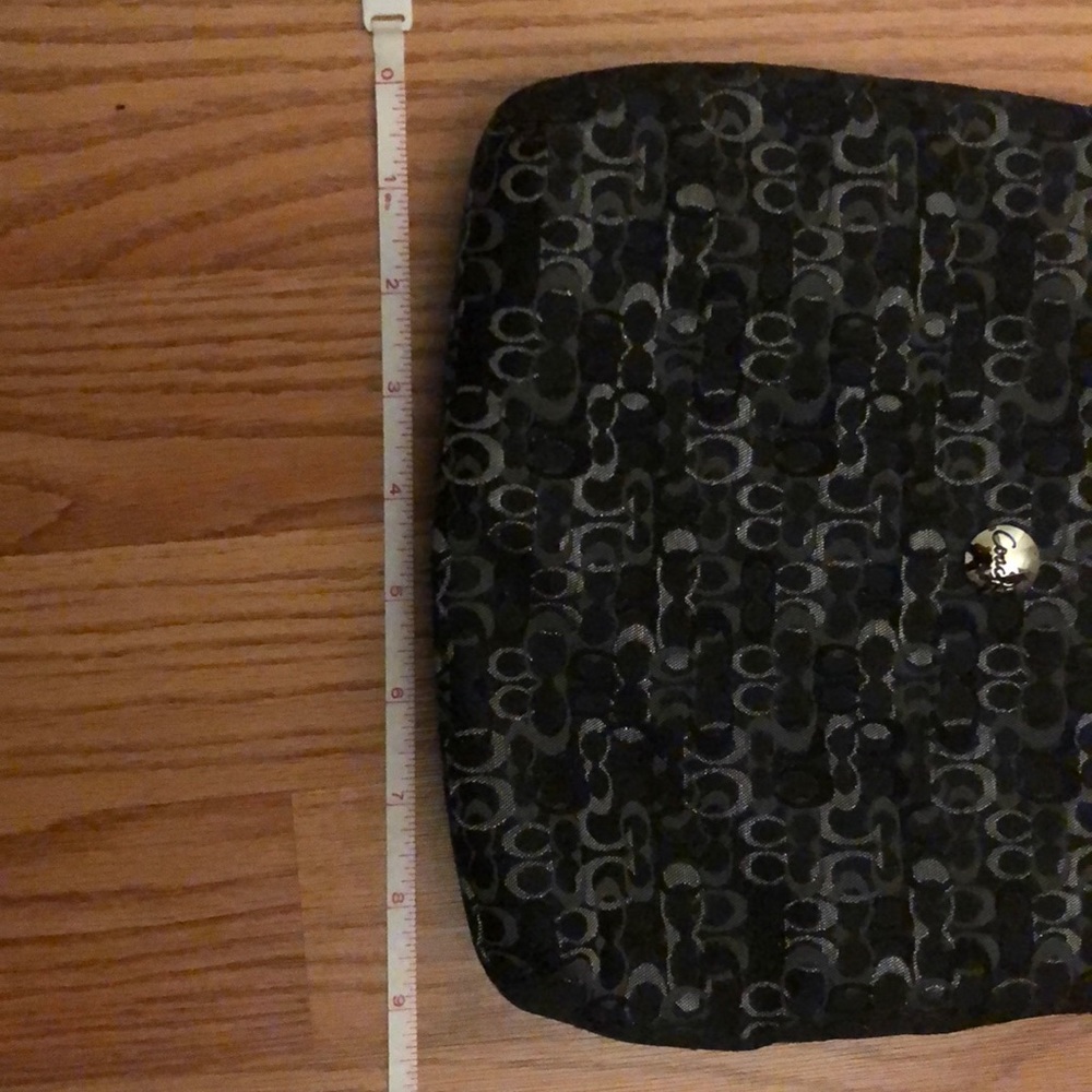 Signature Coach multipurpose bag - Picture 4 of 5